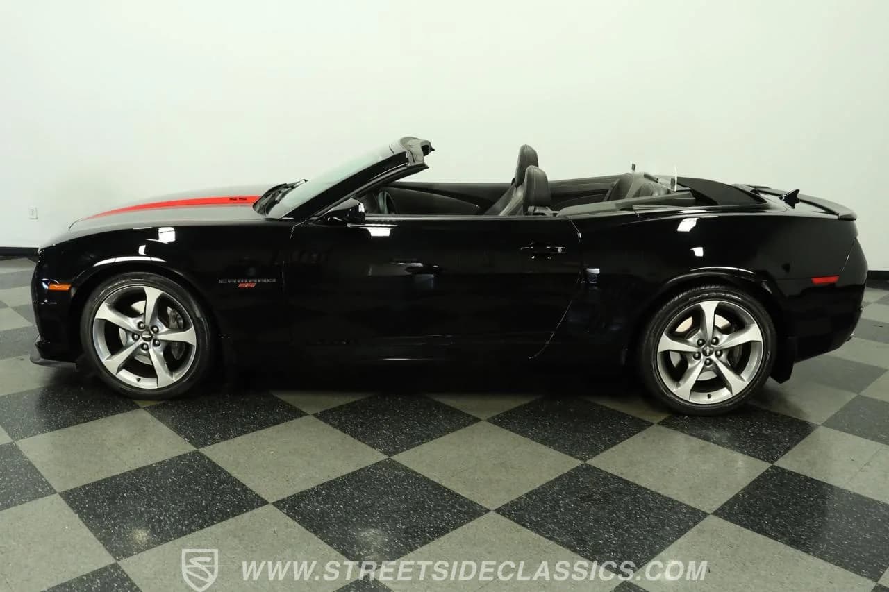 2013 Chevrolet Camaro 2SS Convertible - Thumbnail 2