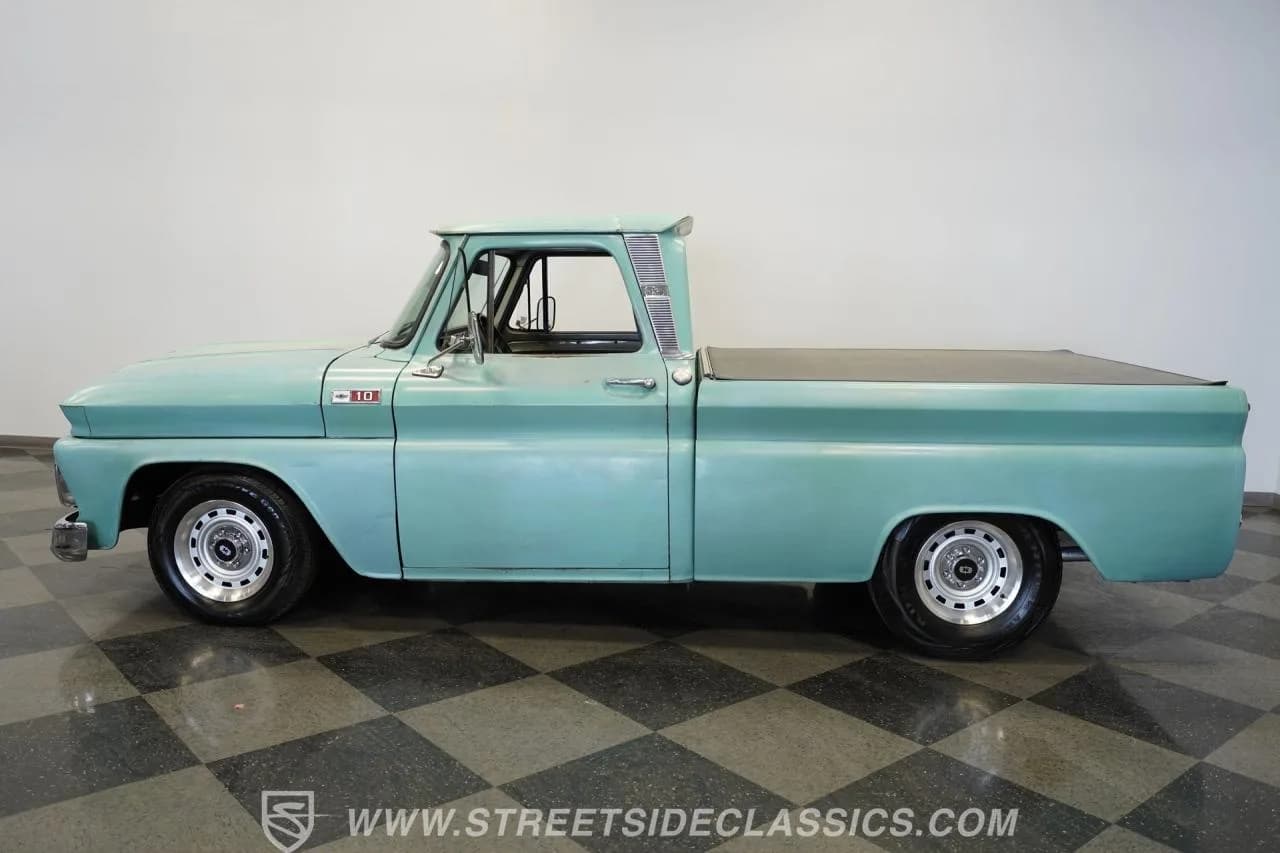 1965 Chevrolet C10 Restomod - Thumbnail 8
