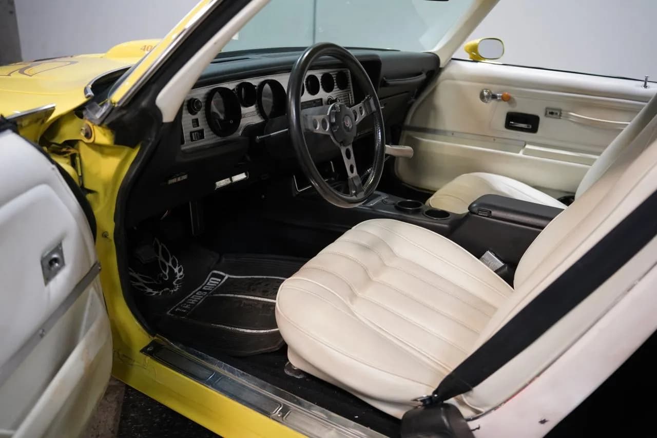 1976 Pontiac Firebird Trans Am Restomod - Thumbnail 4