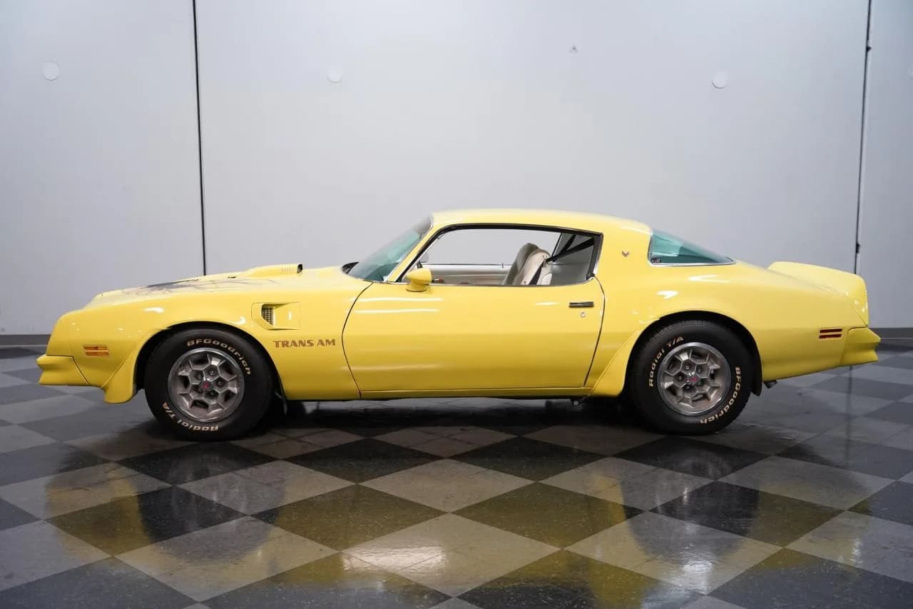 1976 Pontiac Firebird Trans Am Restomod - Thumbnail 2