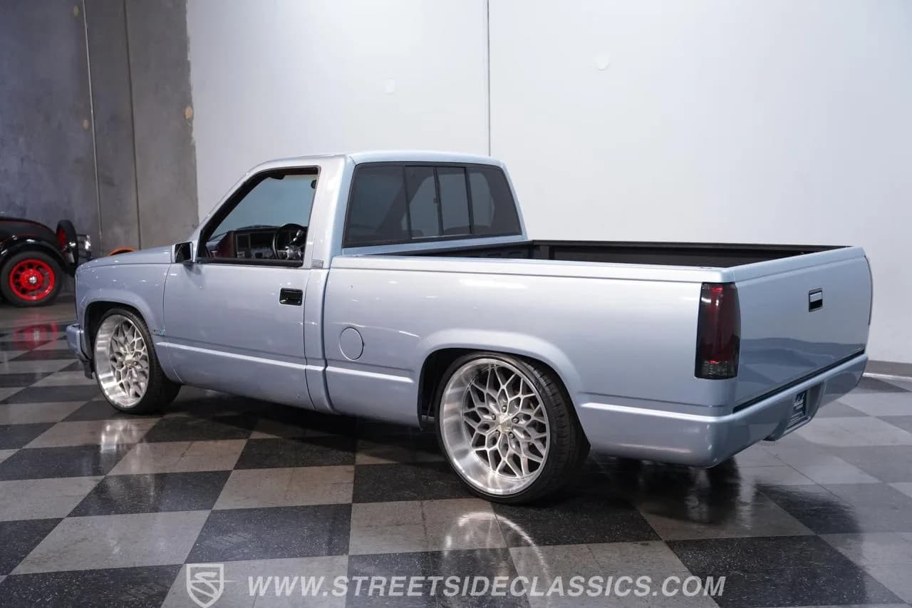 1988 GMC Sierra LS3 Restomod - Thumbnail 8