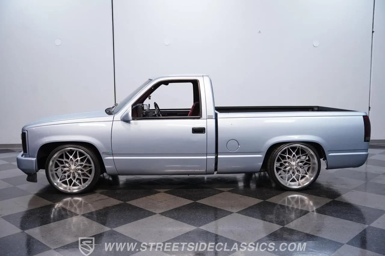 1988 GMC Sierra LS3 Restomod - Thumbnail 2