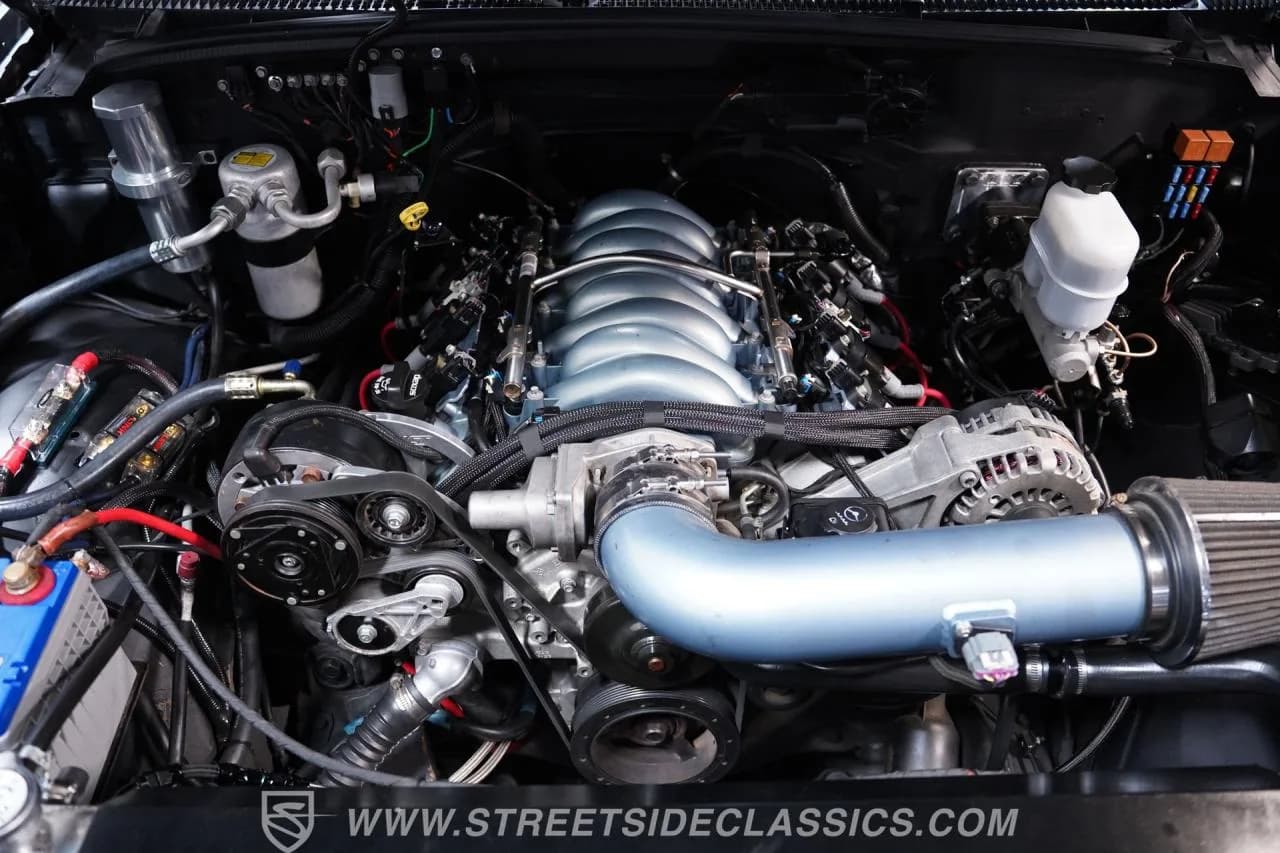 1988 GMC Sierra LS3 Restomod - Thumbnail 3