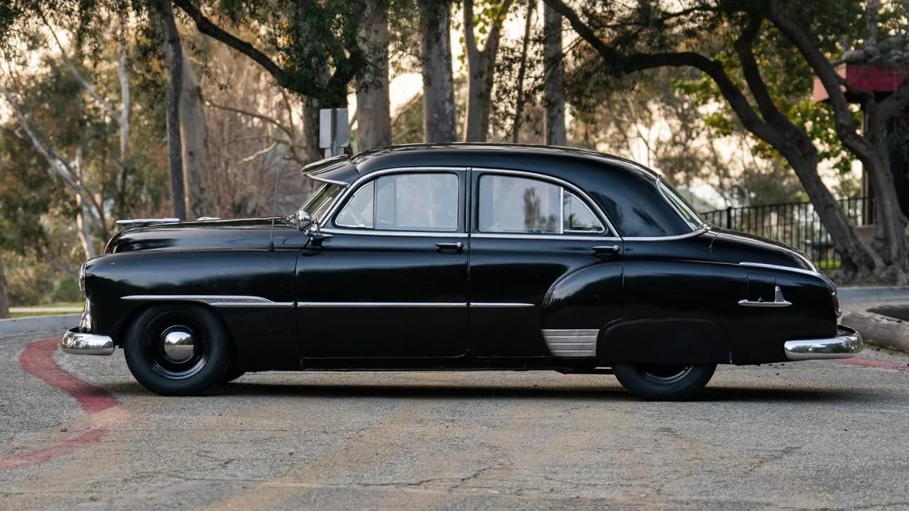 1951 Chevrolet Styleline De Luxe 4-Door Sedan "Police Cruiser Restomod" - Thumbnail 4
