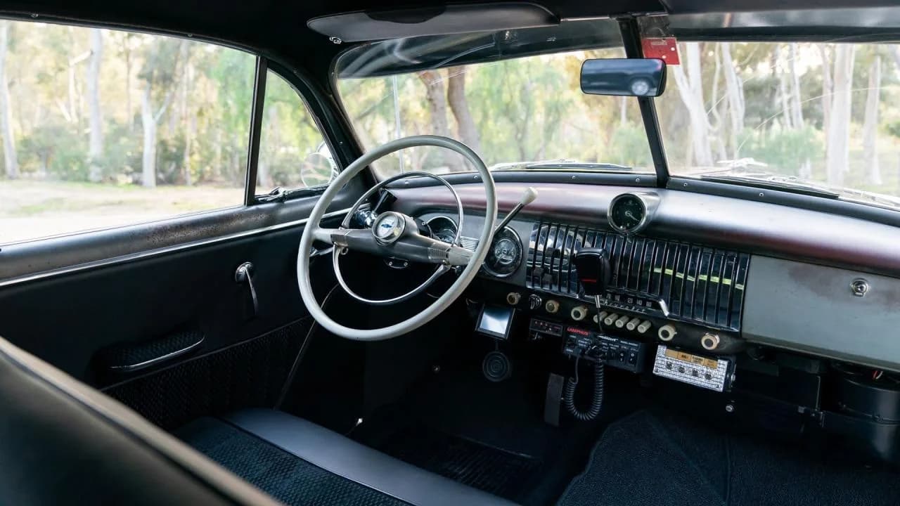 1951 Chevrolet Styleline De Luxe 4-Door Sedan "Police Cruiser Restomod" - Thumbnail 7