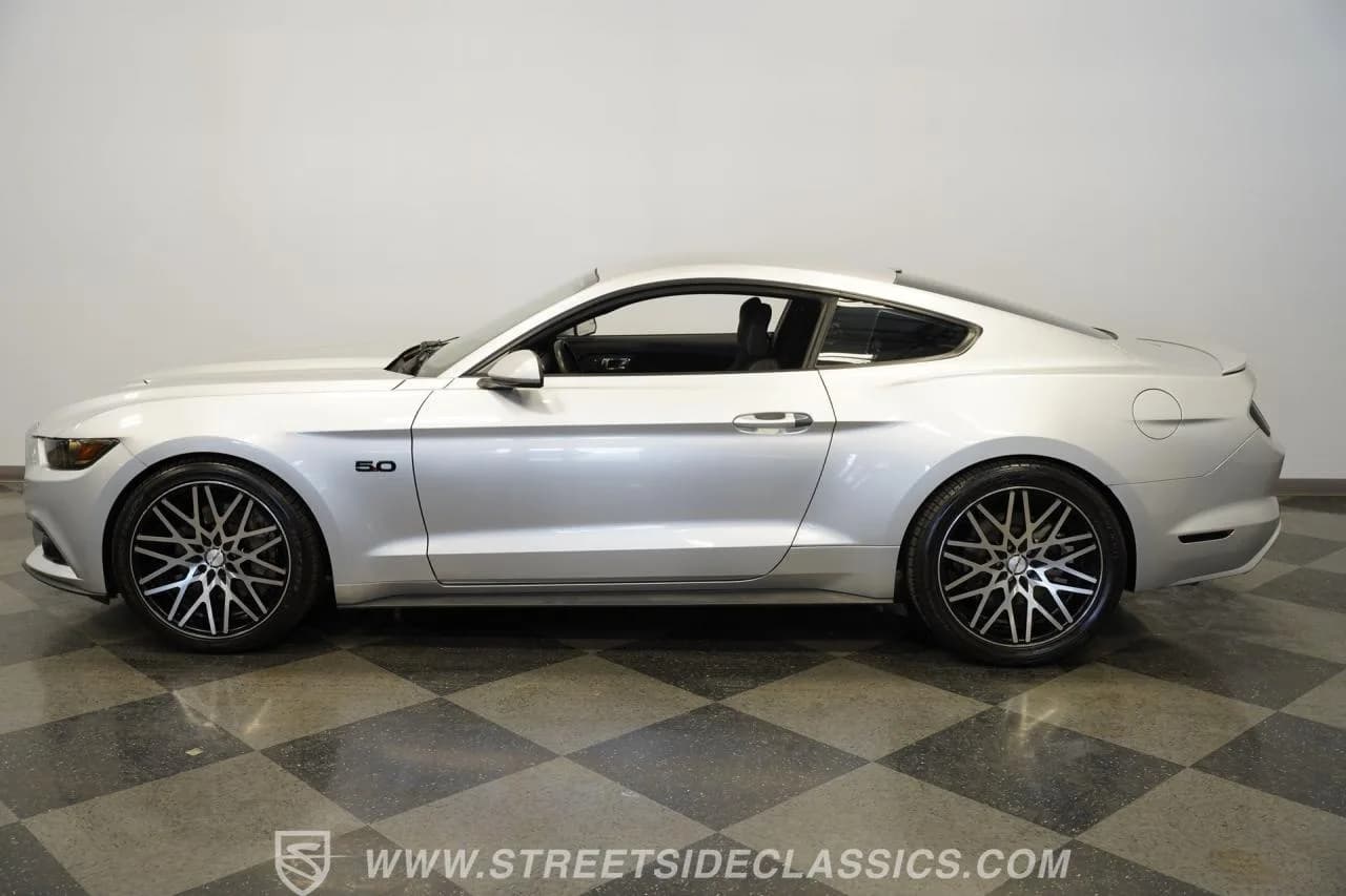 2015 Ford Mustang GT COUPE - Thumbnail 8
