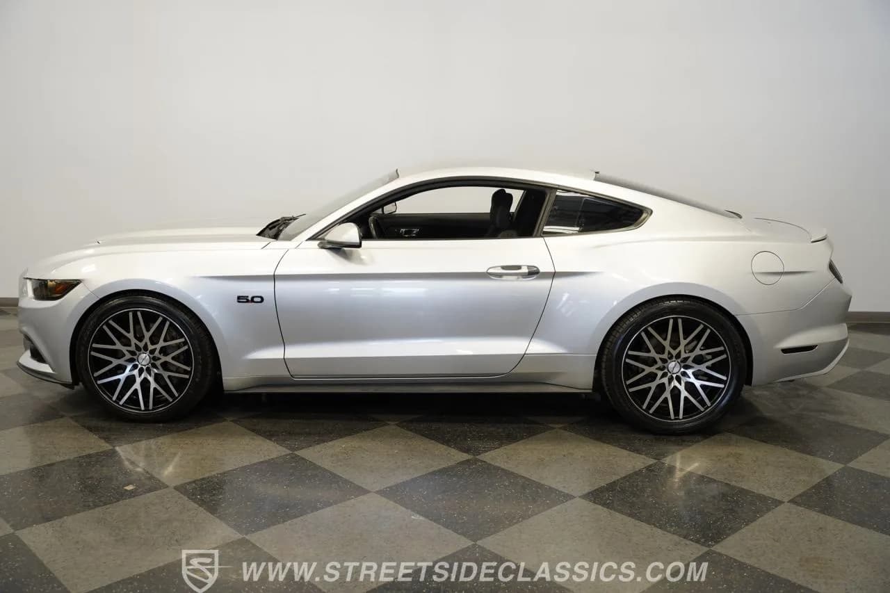 2015 Ford Mustang GT COUPE - Thumbnail 2