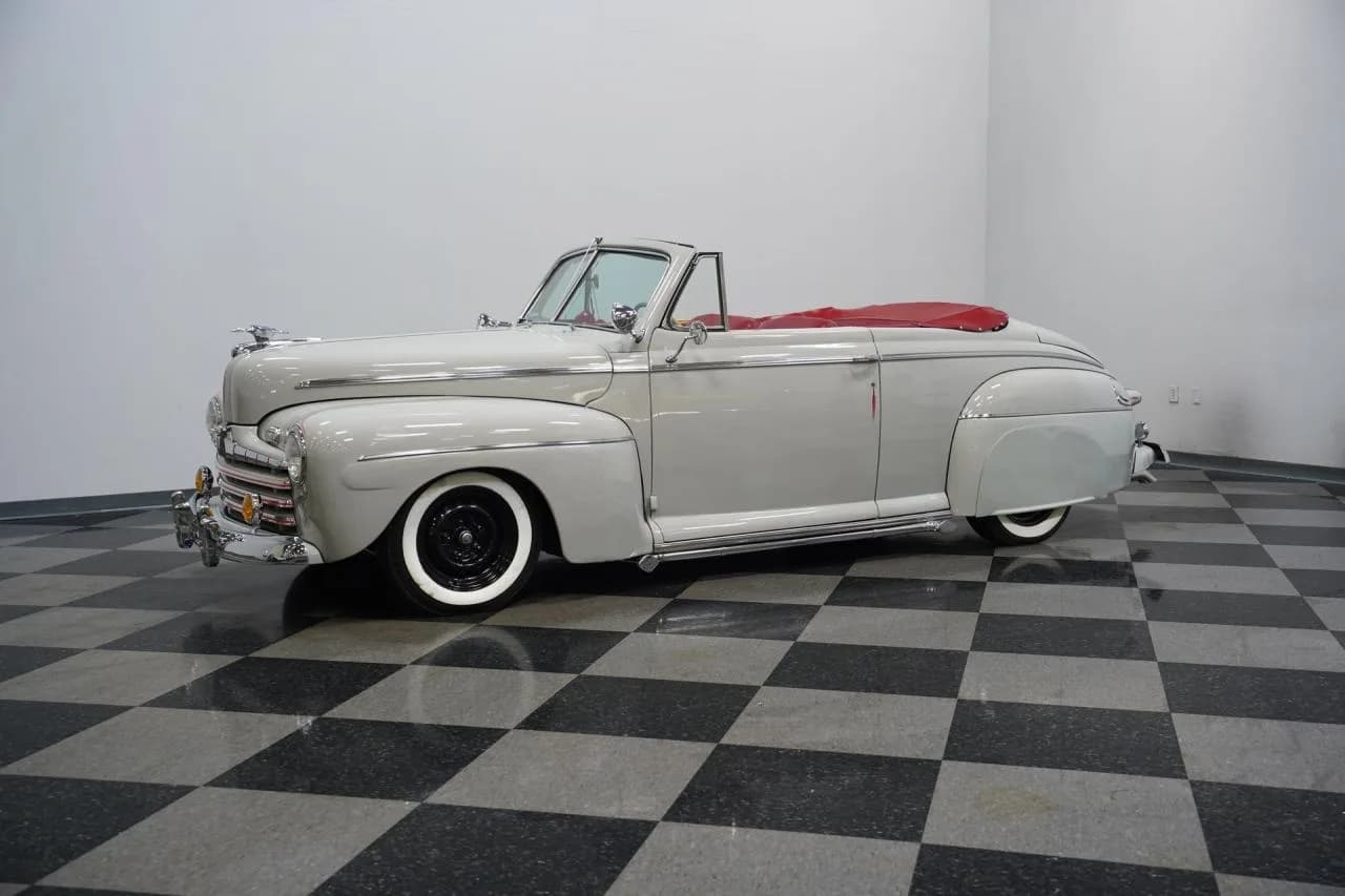 1946 Ford Super Deluxe Convertible - Thumbnail 7