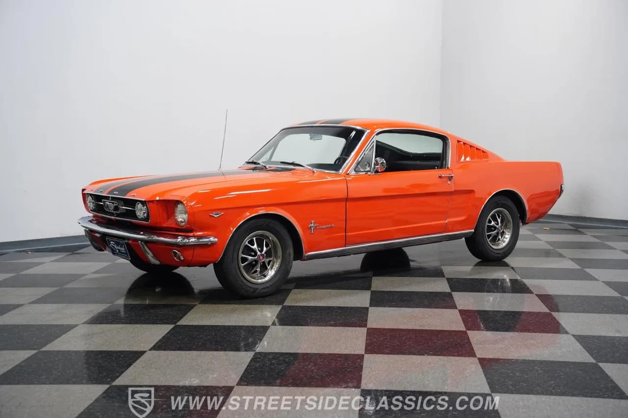 1965 Ford Mustang 2+2 Fastback - Thumbnail 6