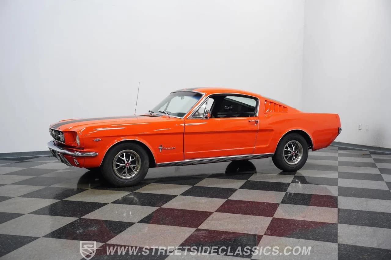 1965 Ford Mustang 2+2 Fastback - Thumbnail 7