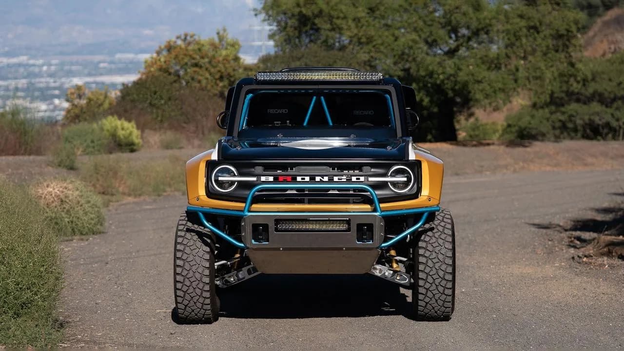 2023 Ford Bronco DR - Thumbnail 4