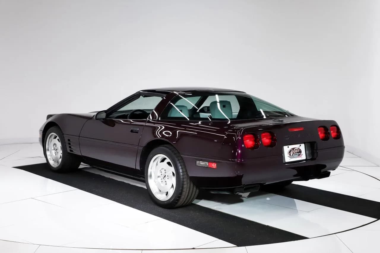1993 Chevrolet Corvette ZO7 - Thumbnail 6