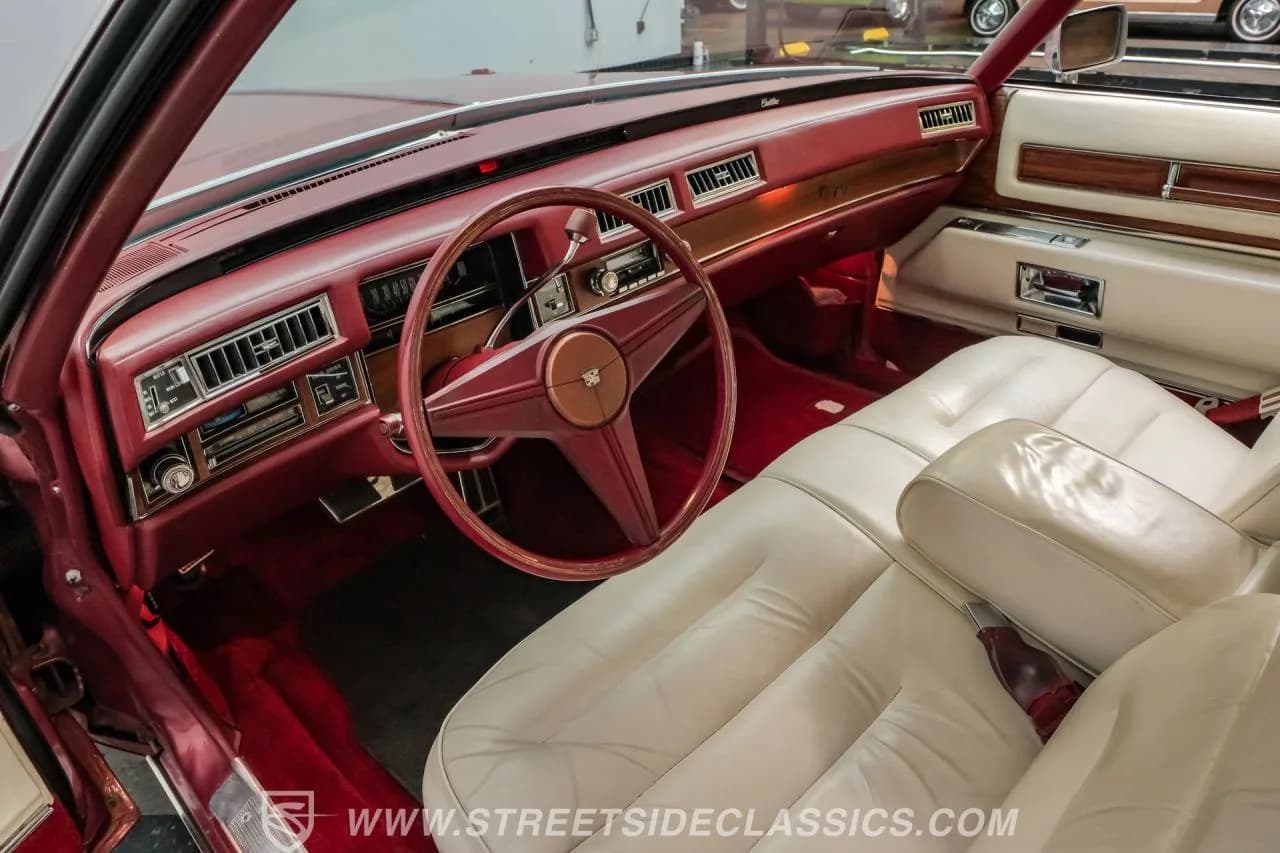 1975 Cadillac Coupe DeVille - Thumbnail 4