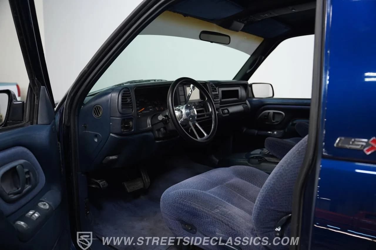 1997 Chevrolet Tahoe 5.3L LS - Thumbnail 4