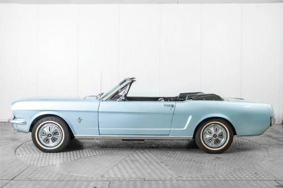 1966 Ford Mustang - Thumbnail 5
