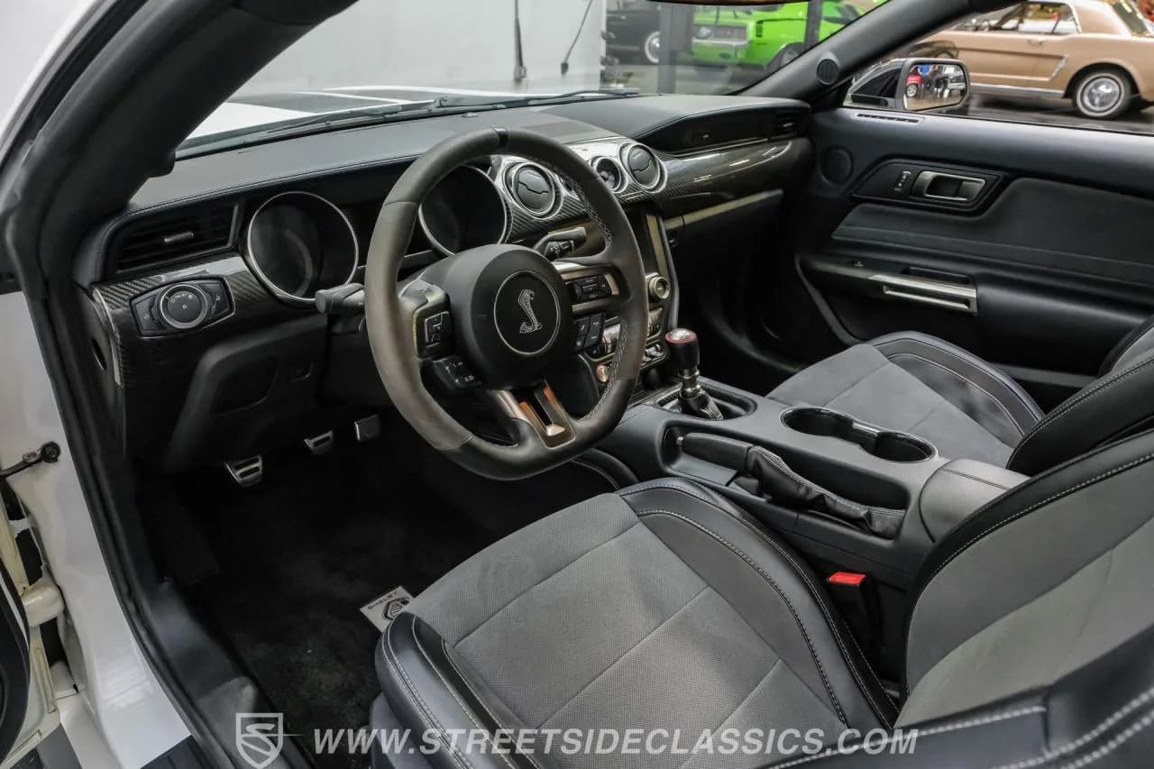 2019 Ford Mustang Shelby GT350 - Thumbnail 4