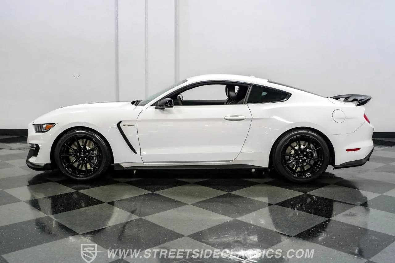 2019 Ford Mustang Shelby GT350 - Thumbnail 7