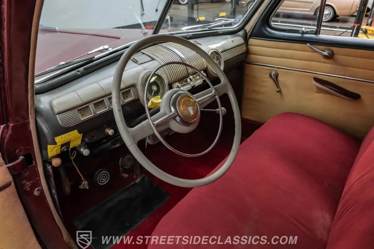 1948 Ford Deluxe Sedan - Thumbnail 4