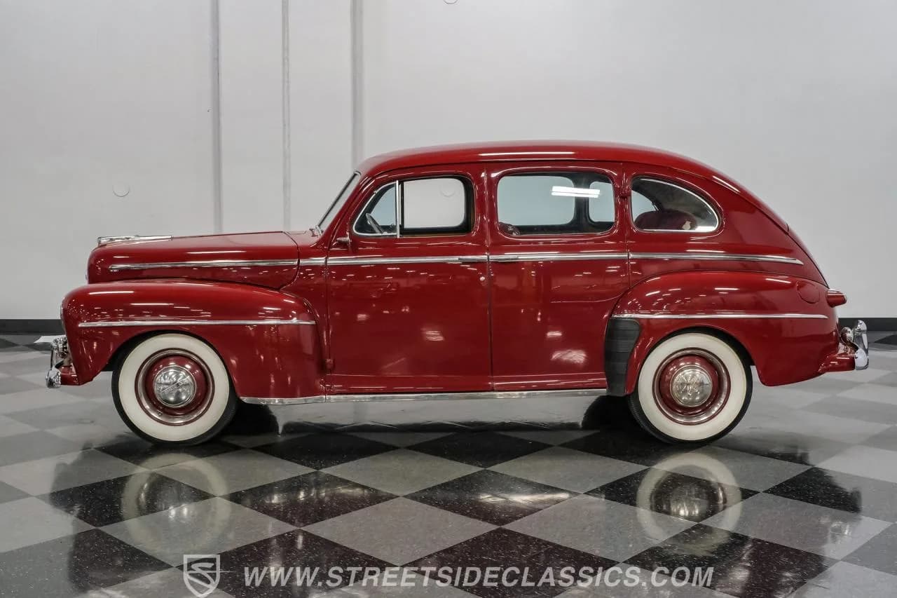 1948 Ford Deluxe Sedan - Thumbnail 7