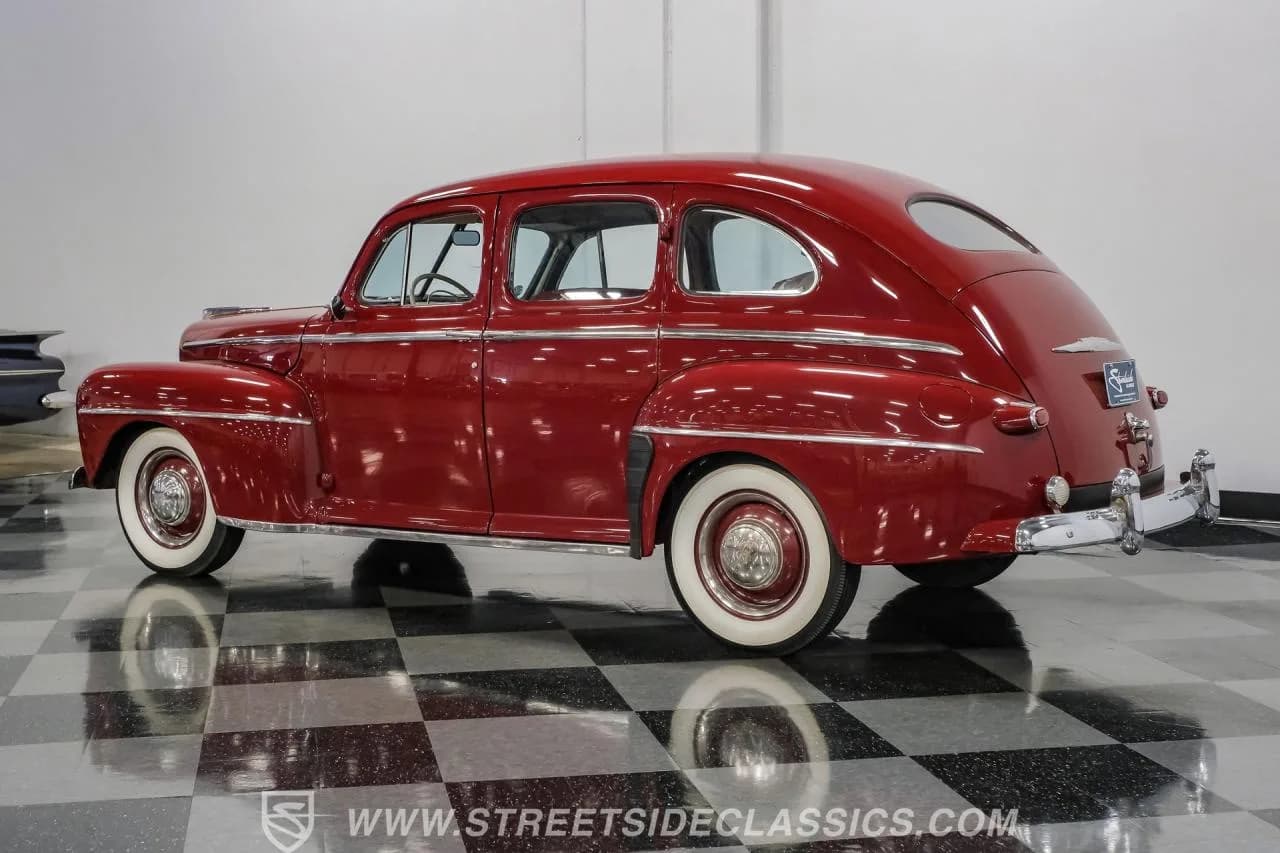 1948 Ford Deluxe Sedan - Thumbnail 8