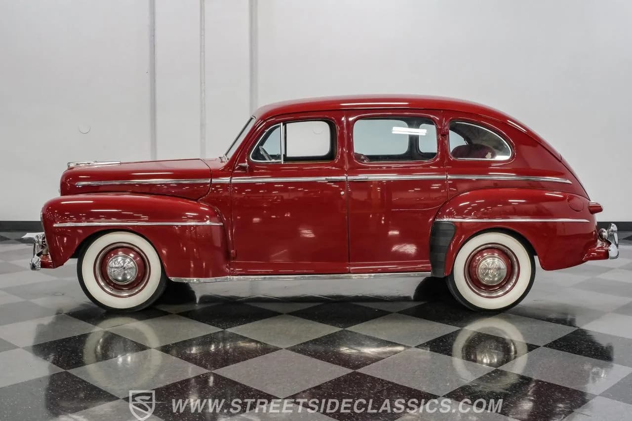 1948 Ford Deluxe Sedan - Thumbnail 2