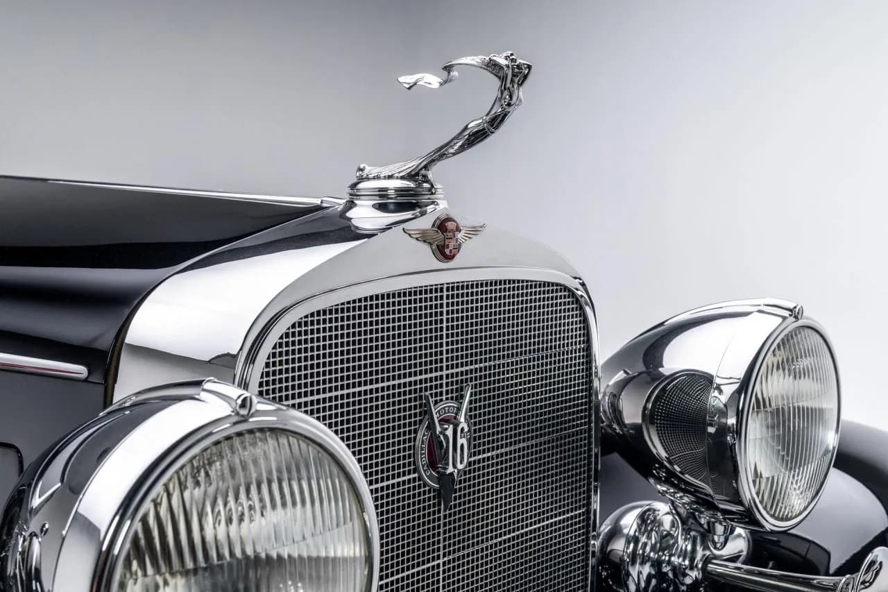 1932 Cadillac Series 452B V-16 All-Weather Phaeton by Fisher - Thumbnail 5