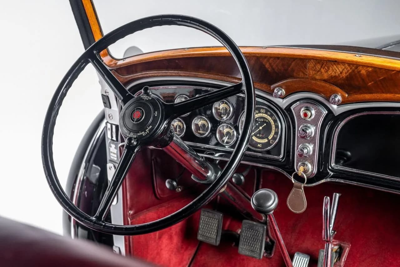 1932 Cadillac Series 452B V-16 All-Weather Phaeton by Fisher - Thumbnail 7