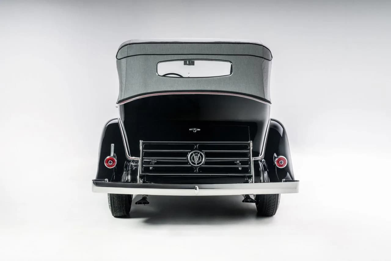 1932 Cadillac Series 452B V-16 All-Weather Phaeton by Fisher - Thumbnail 3
