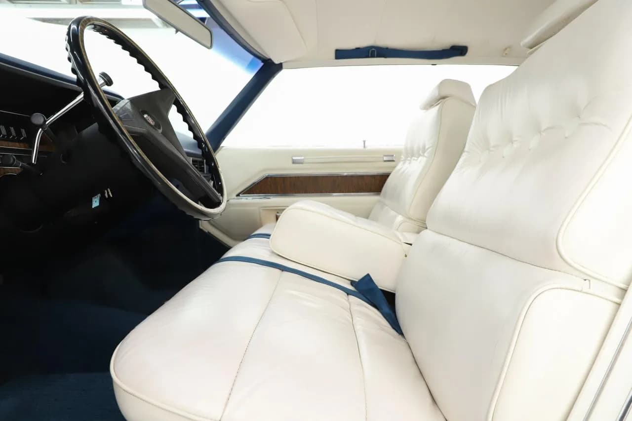 1970 Cadillac Coupe DeVille - Thumbnail 2