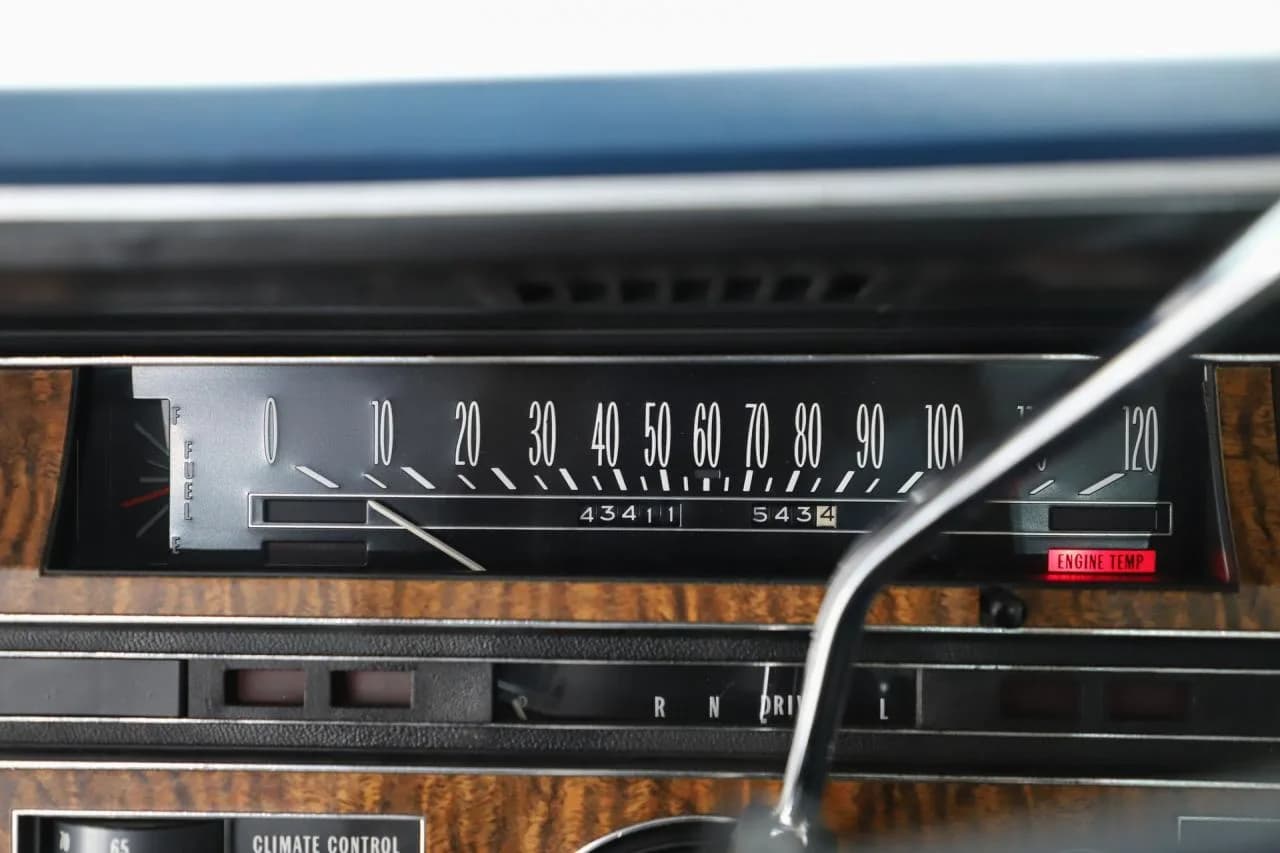 1970 Cadillac Coupe DeVille - Thumbnail 3