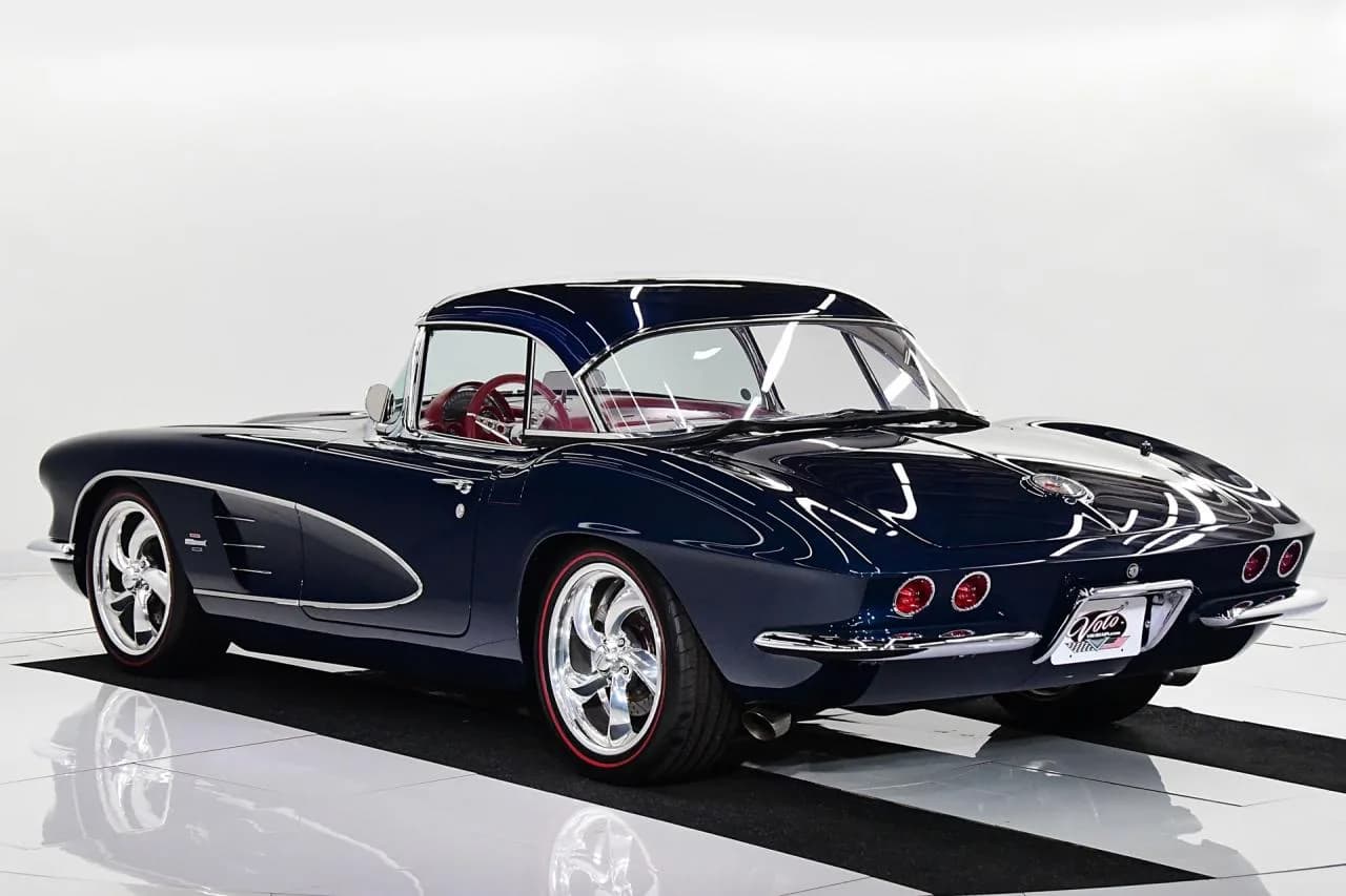 1961 Chevrolet Corvette - Thumbnail 6