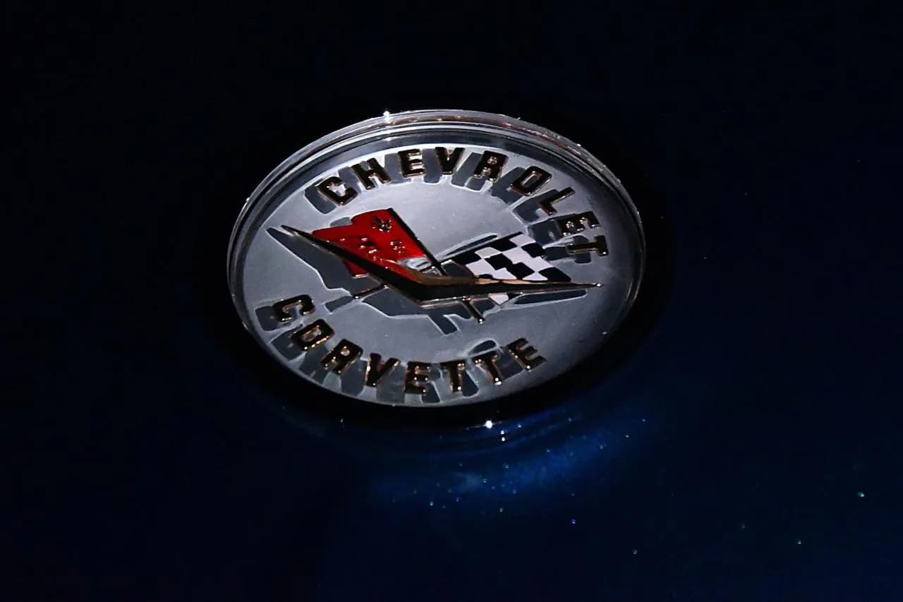 1961 Chevrolet Corvette - Thumbnail 7
