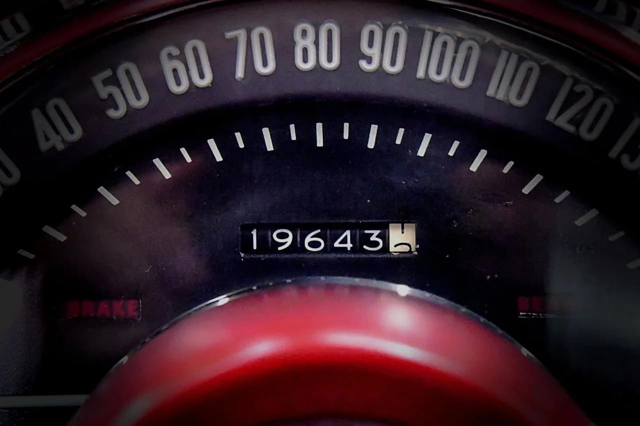1961 Chevrolet Corvette - Thumbnail 2