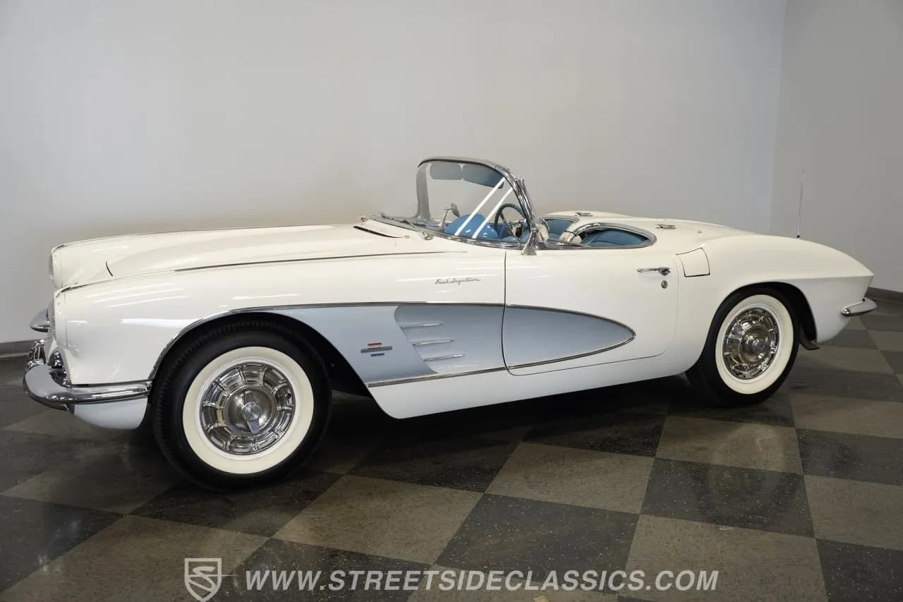 1961 Chevrolet Corvette Convertible - Thumbnail 7