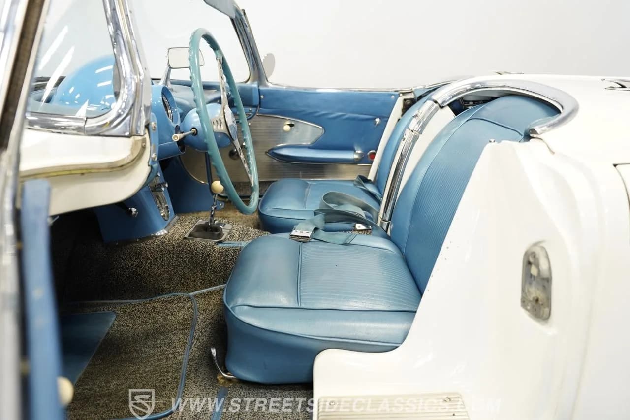 1961 Chevrolet Corvette Convertible - Thumbnail 3