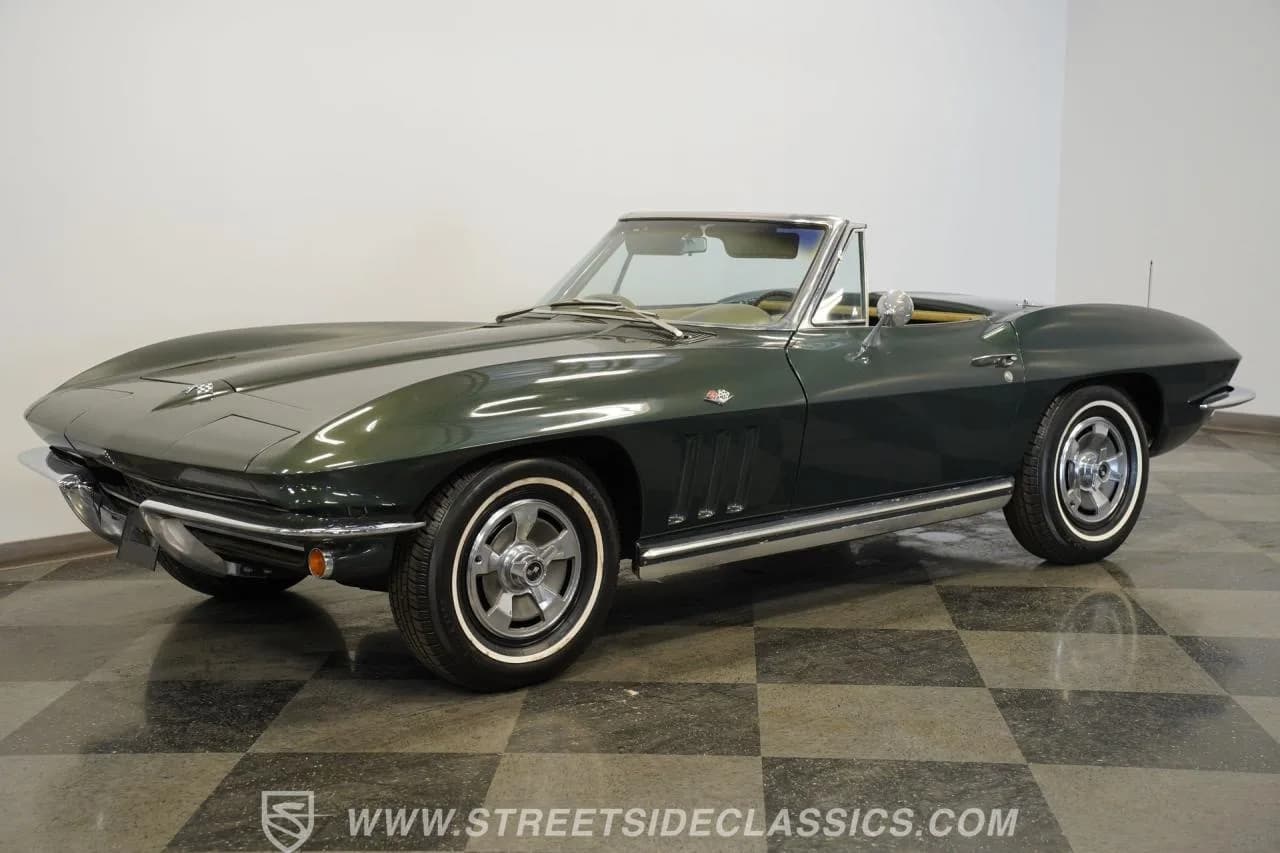 1965 Chevrolet Corvette - Thumbnail 6