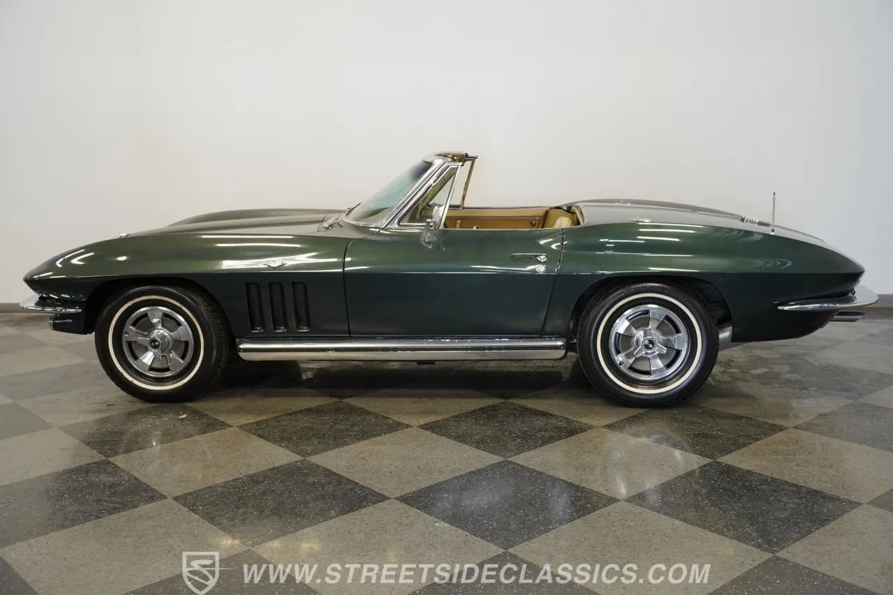 1965 Chevrolet Corvette - Thumbnail 2