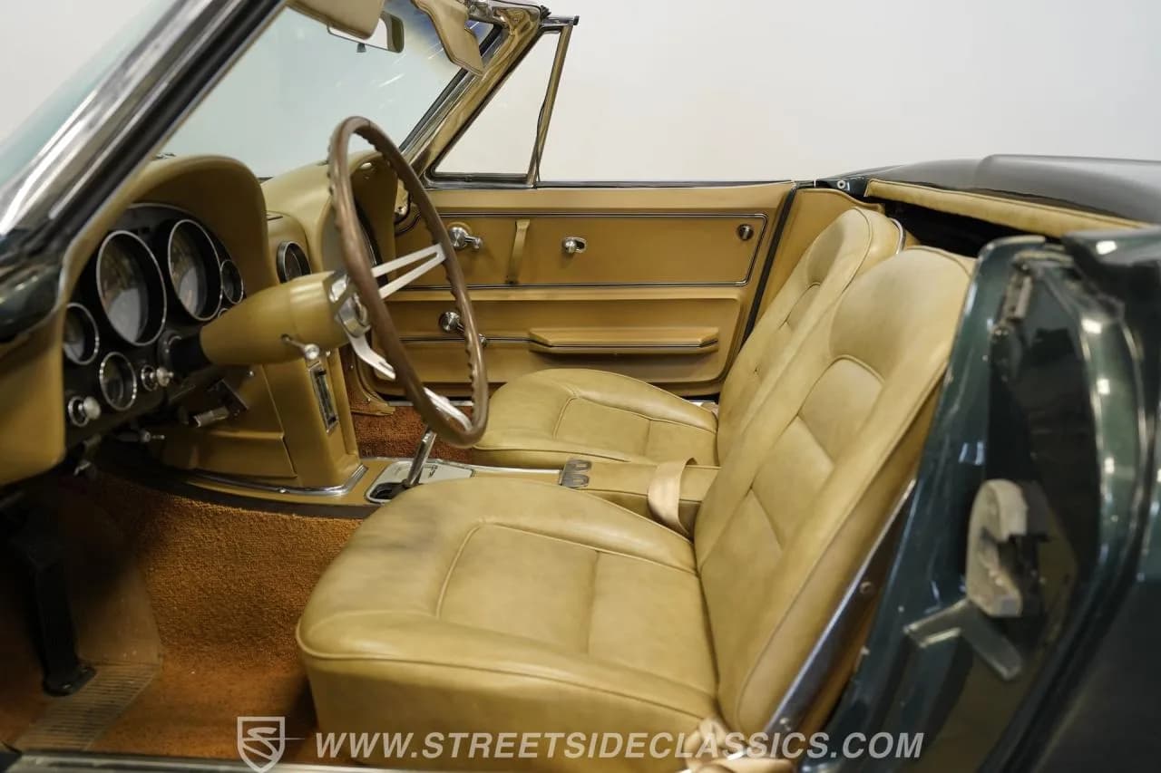 1965 Chevrolet Corvette - Thumbnail 3