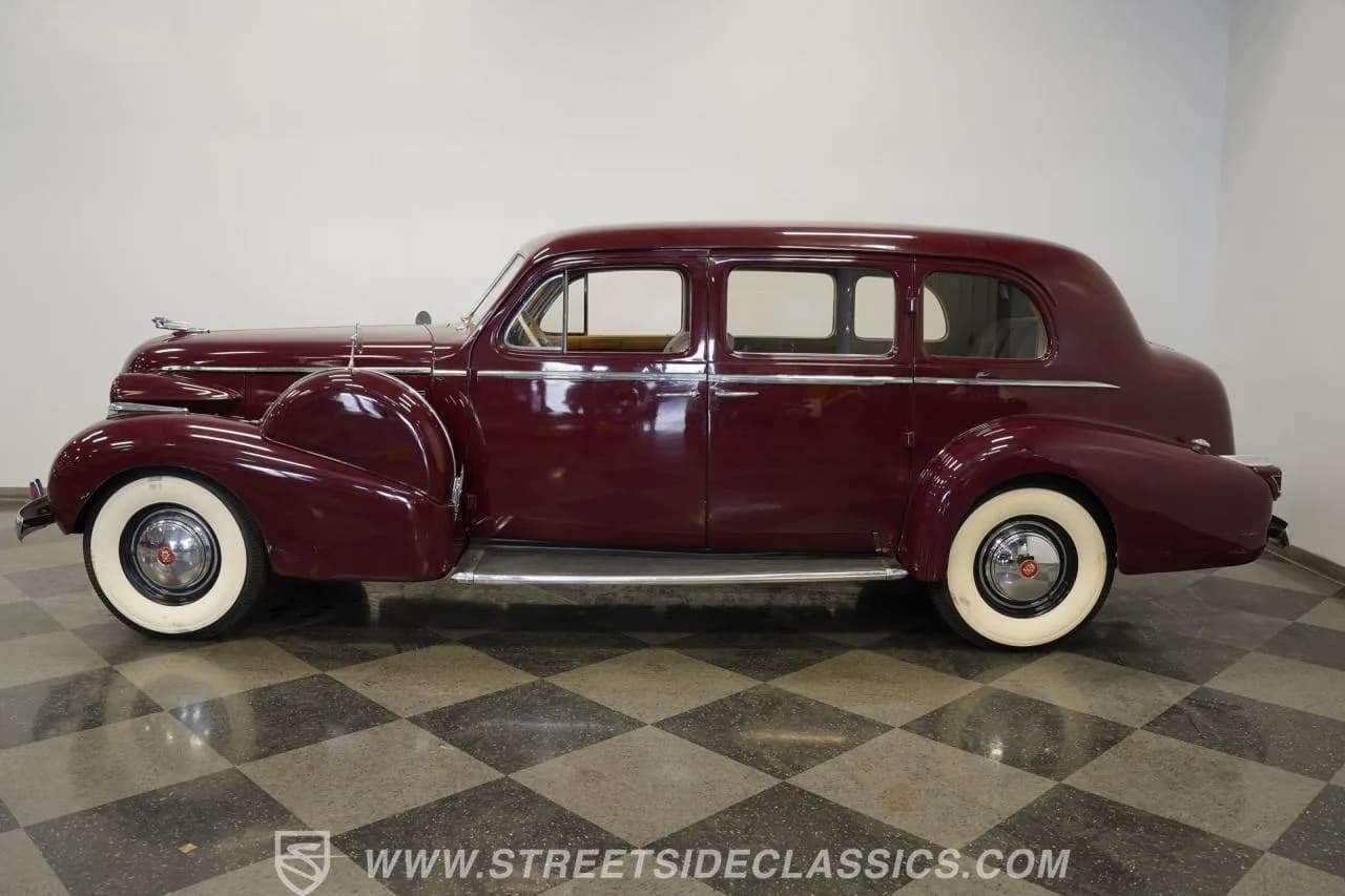 1939 Cadillac Fleetwood  Series 75 Seven-Passenger Sedan - Thumbnail 2