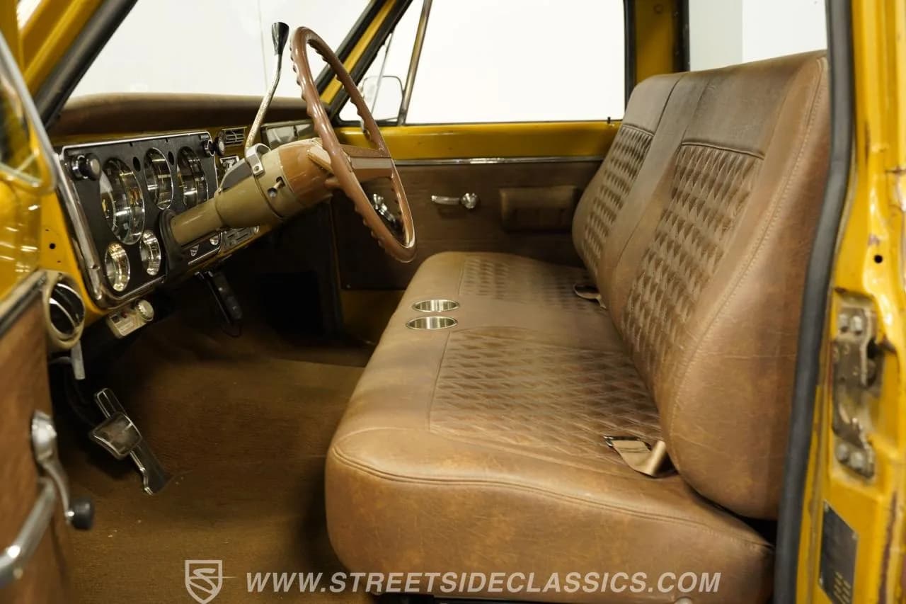 1970 GMC C20 - Thumbnail 3