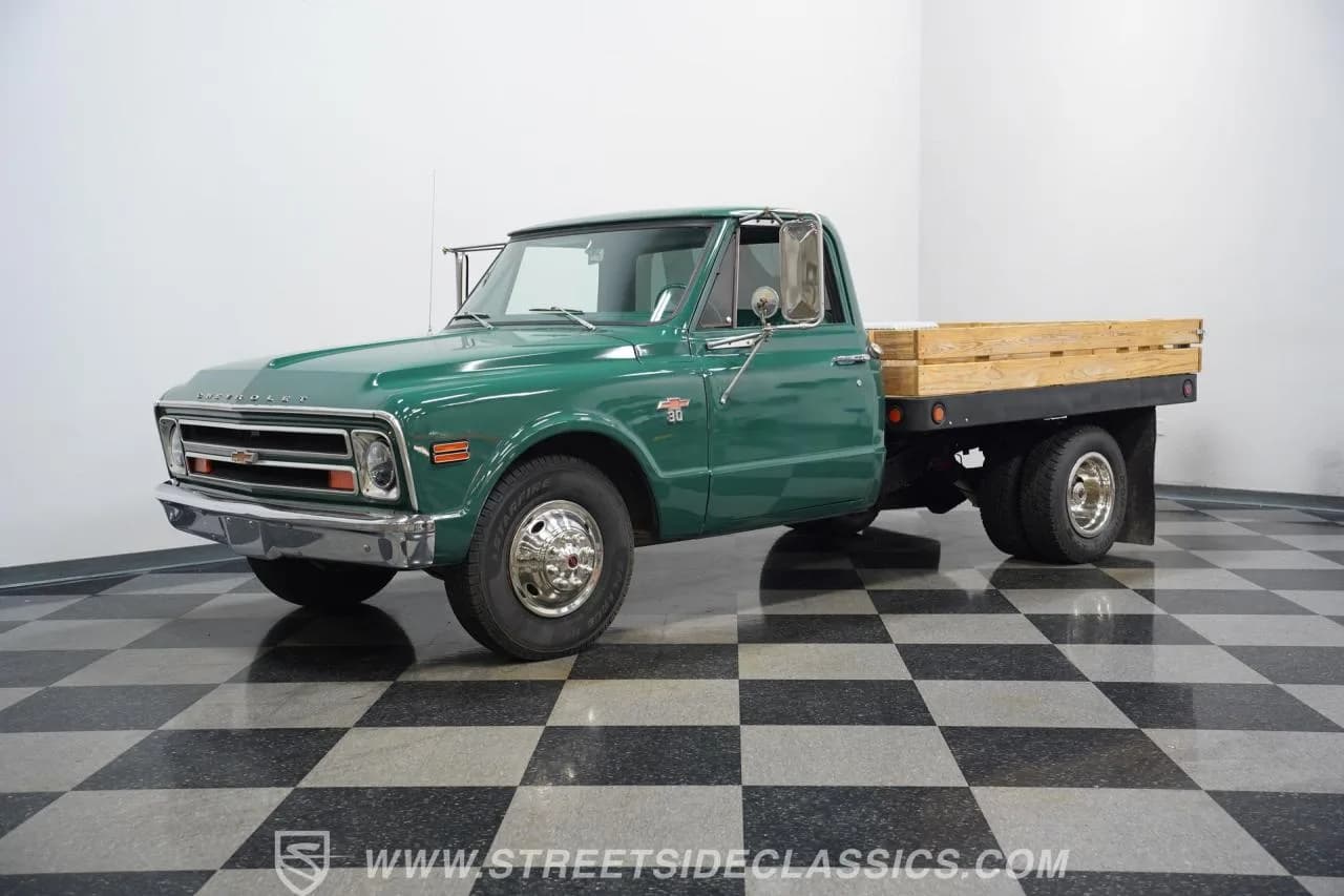 1968 Chevrolet C30 Flatbed Dually - Thumbnail 6