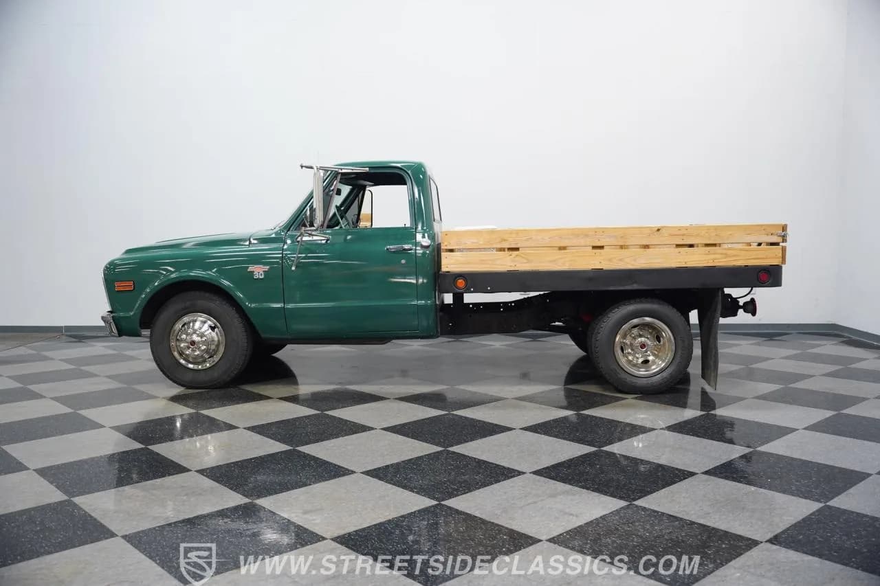 1968 Chevrolet C30 Flatbed Dually - Thumbnail 8