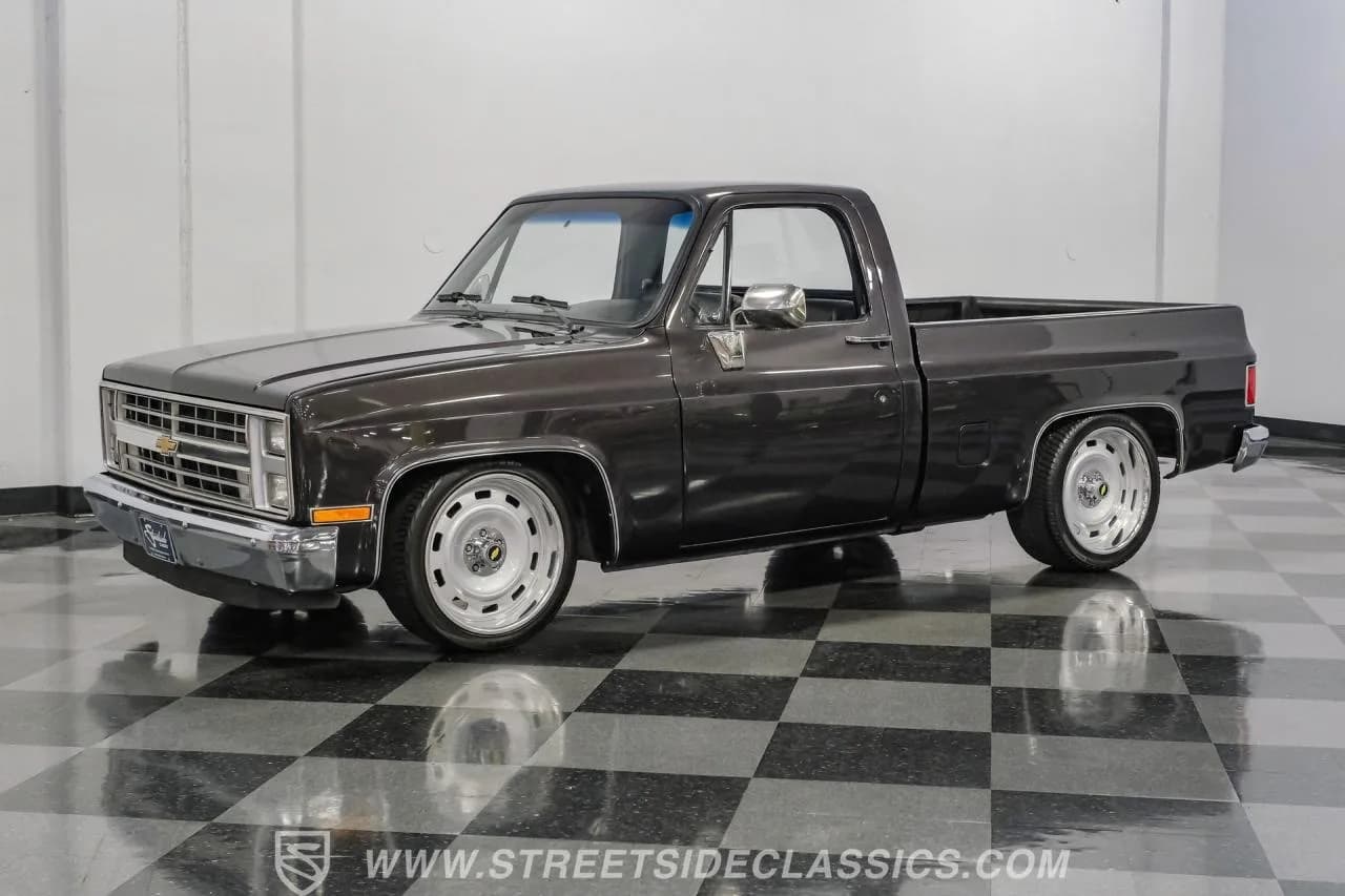 1983 Chevrolet C10 Restomod - Thumbnail 5
