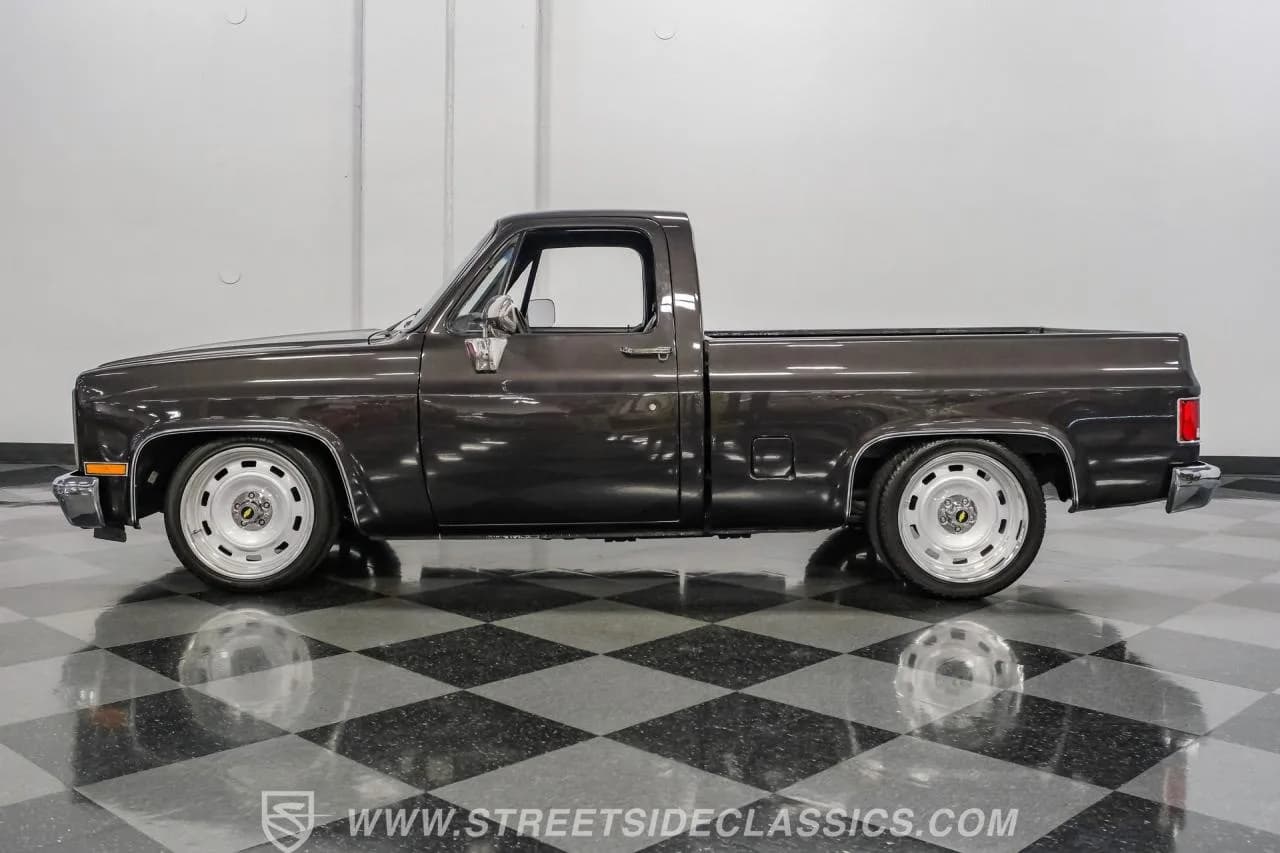 1983 Chevrolet C10 Restomod - Thumbnail 6