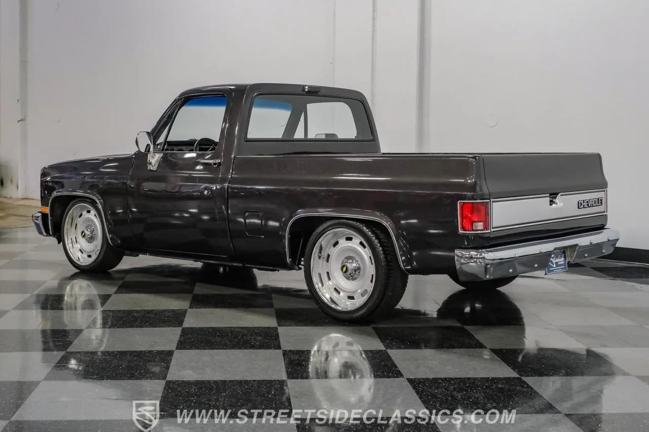 1983 Chevrolet C10 Restomod - Thumbnail 7