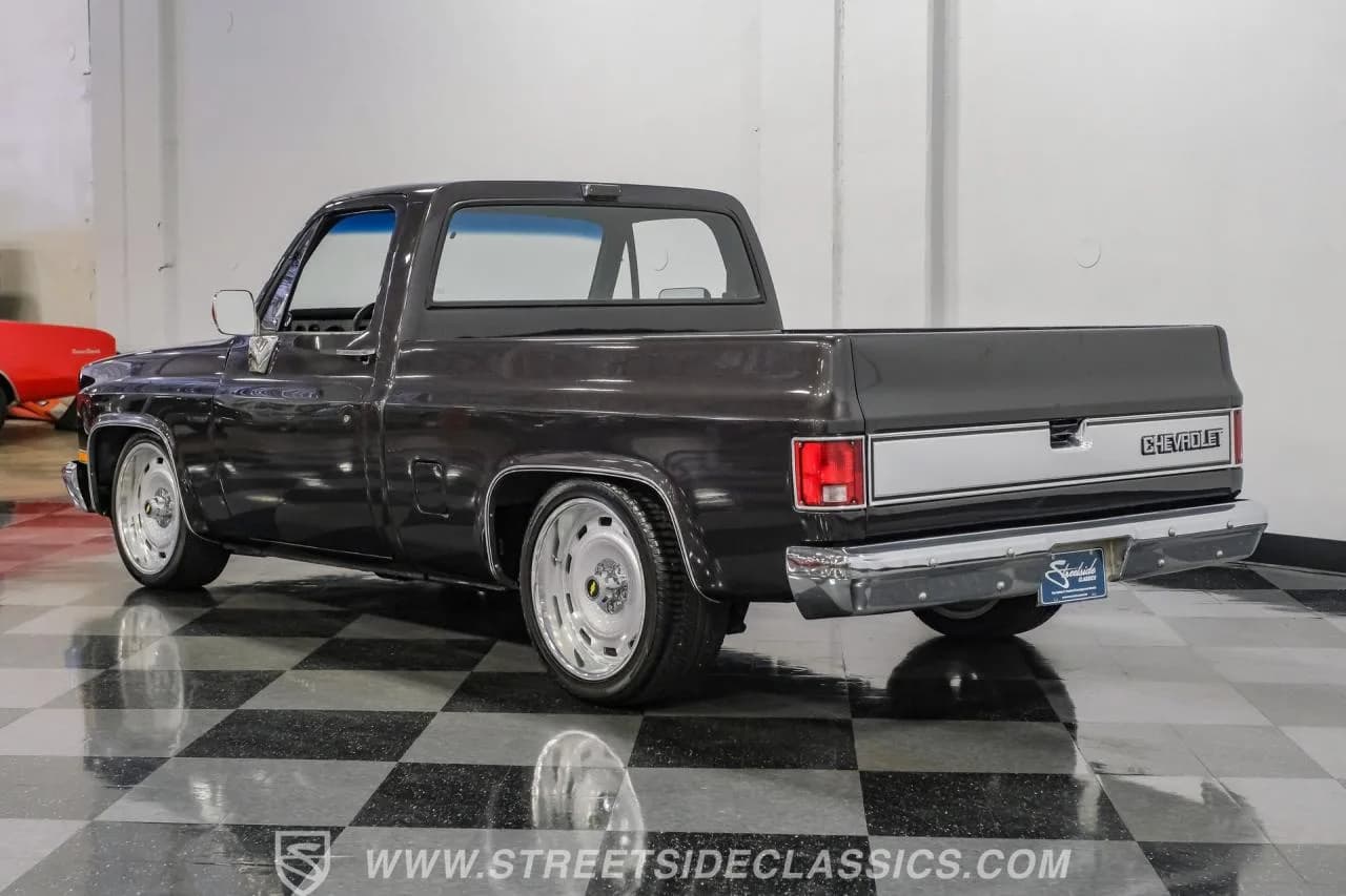 1983 Chevrolet C10 Restomod - Thumbnail 8
