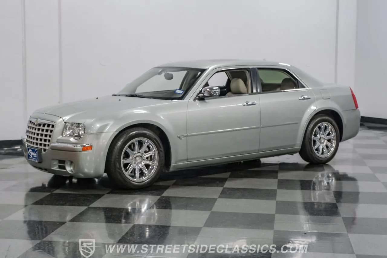 2005 Chrysler 300C - Thumbnail 6