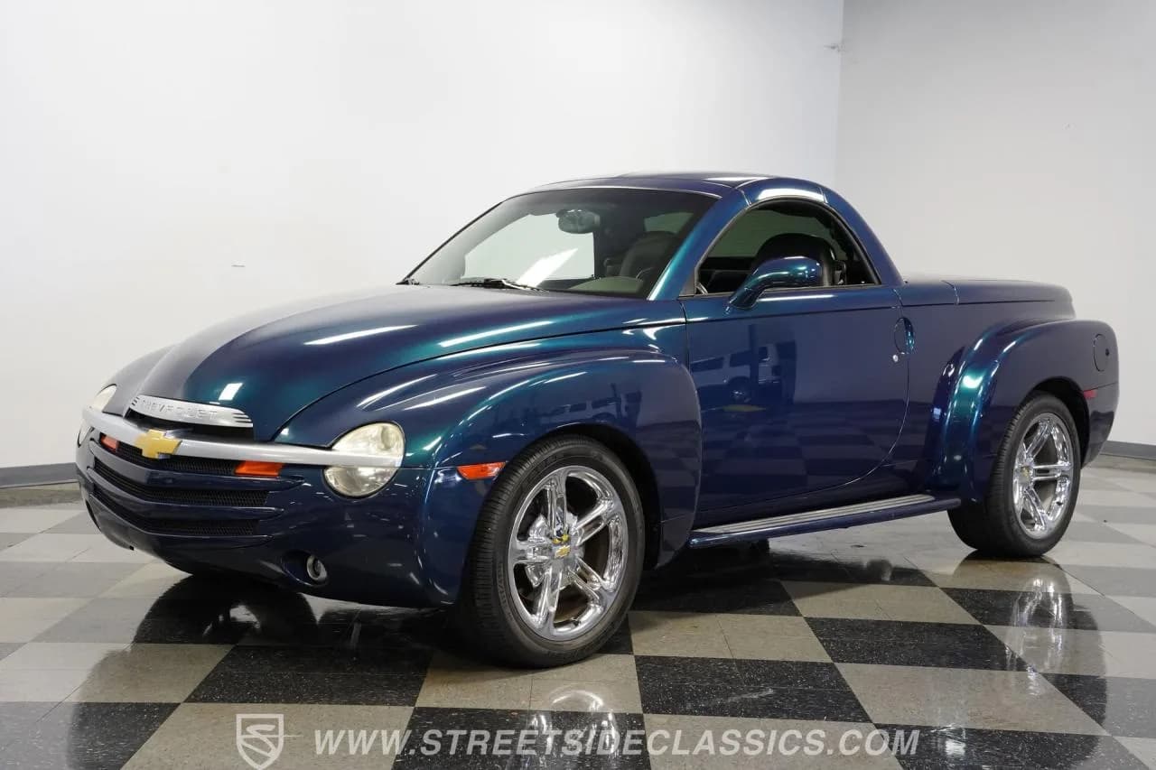2005 Chevrolet SSR - Thumbnail 6