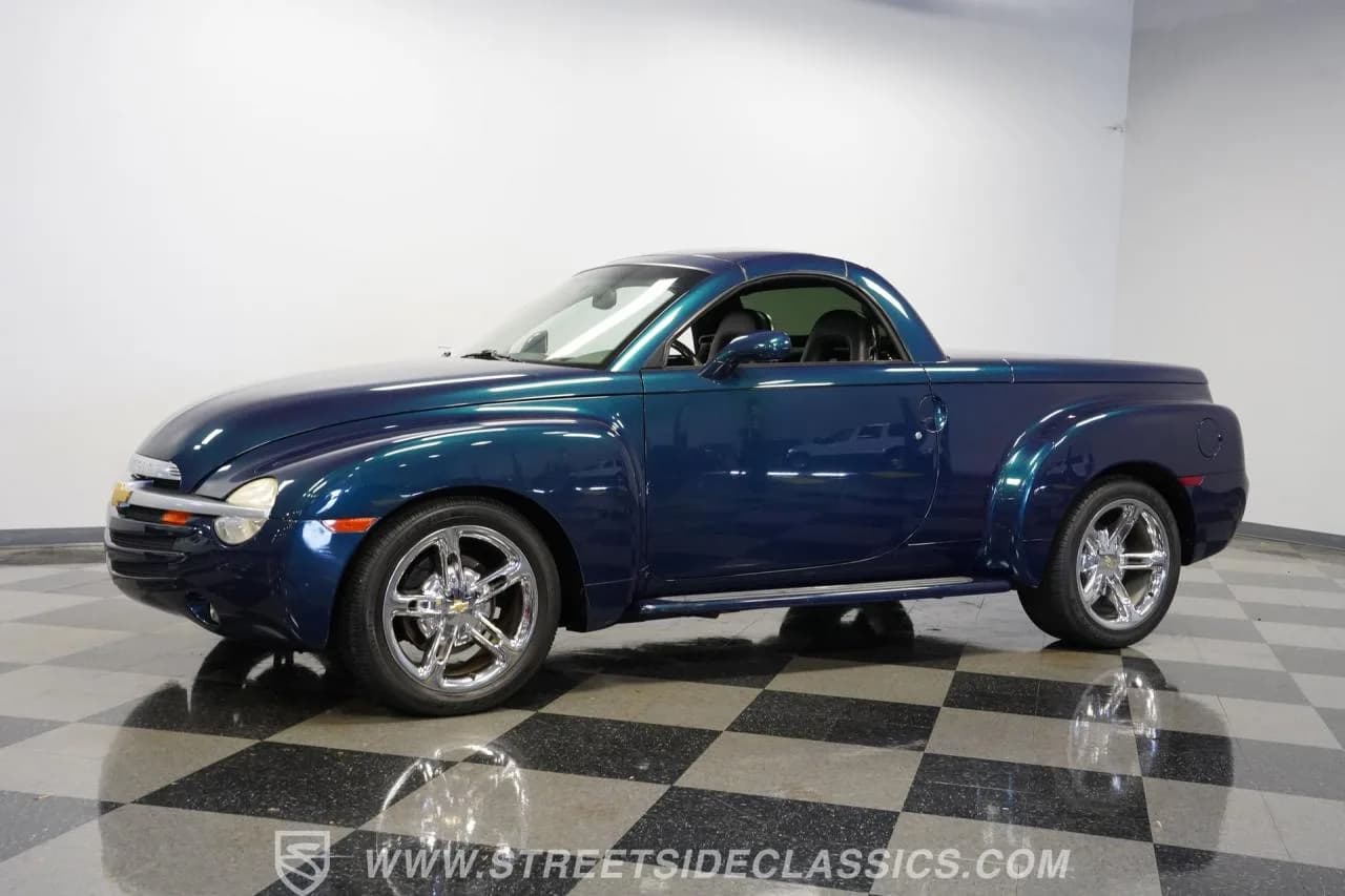 2005 Chevrolet SSR - Thumbnail 7
