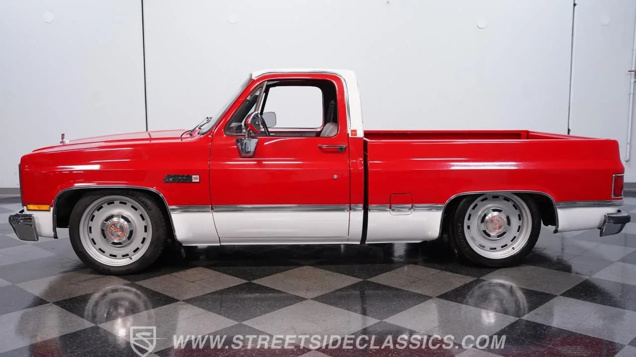 1984 GMC C1500 Sierra Classic - Thumbnail 2